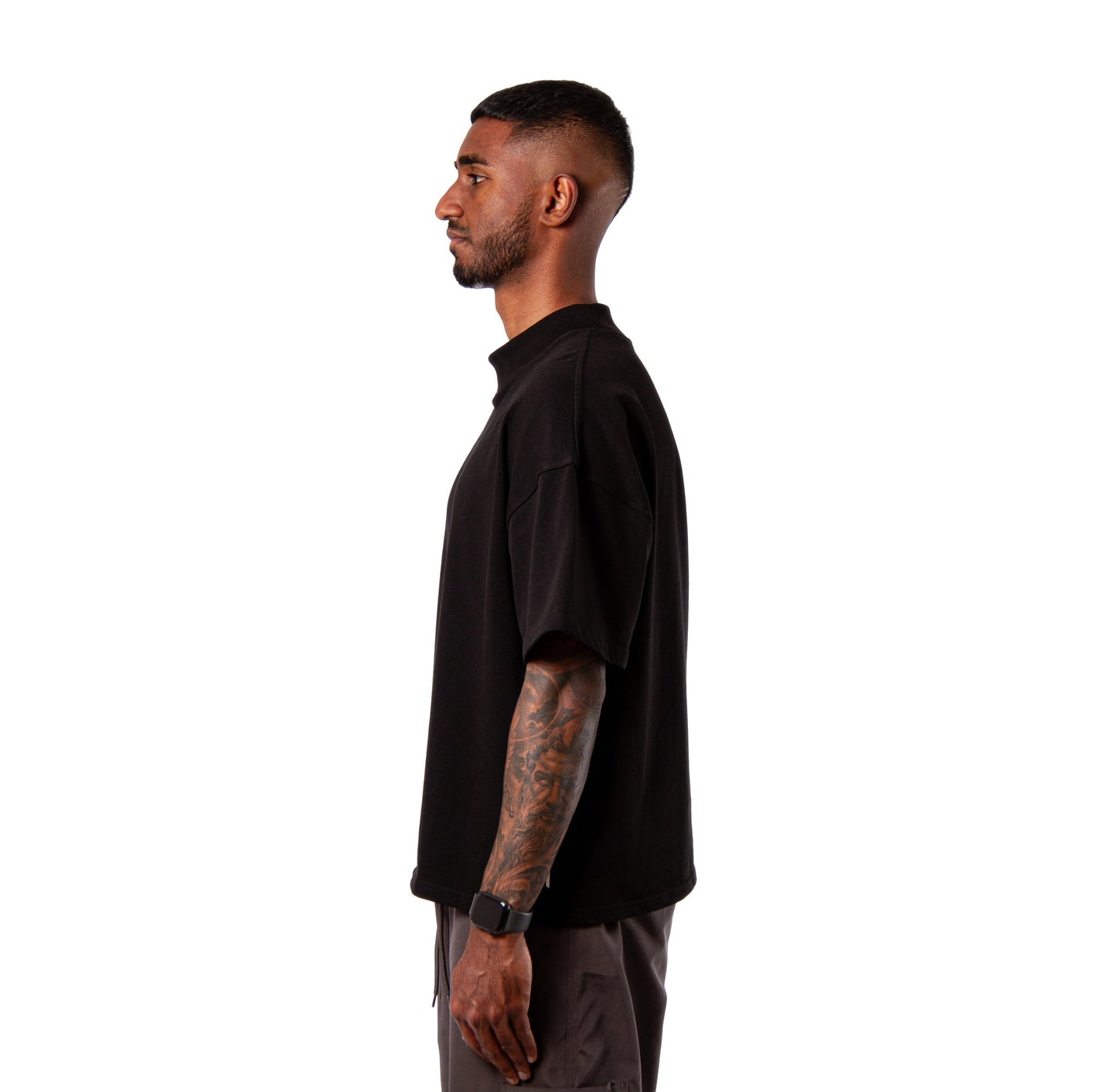 JUST A GENT TRIANGLES LOGO TEE BLACK - BRNCY